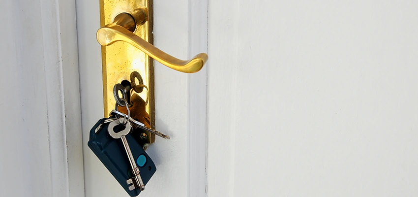 Broken Door Key Extraction in North Fair Oaks, CA